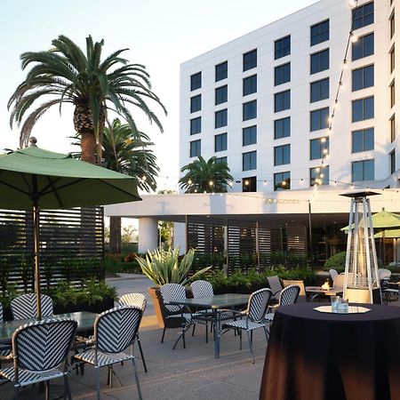 Doubletree By Hilton Irvine Spectrum Exteriör bild