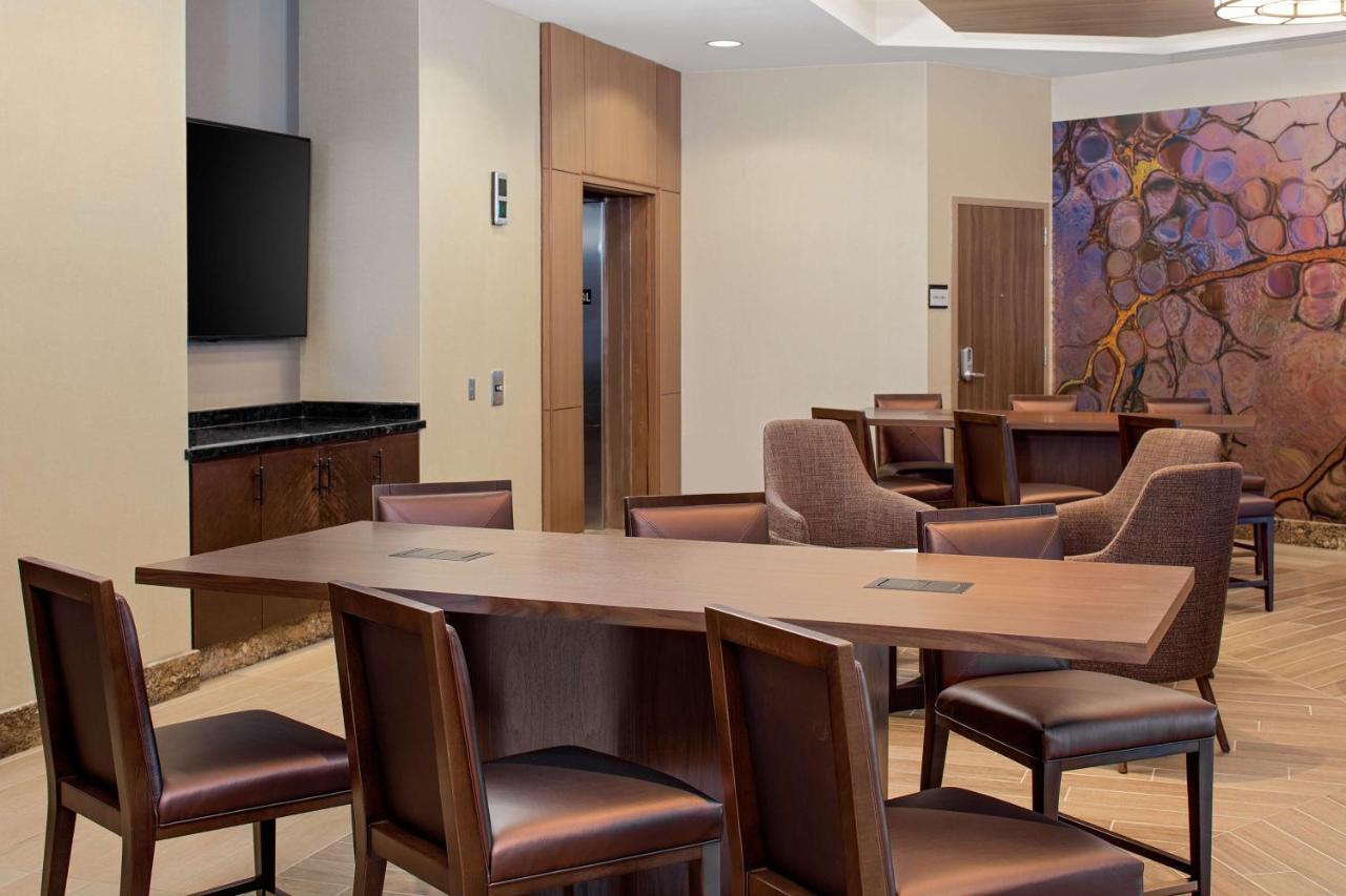 Doubletree By Hilton Irvine Spectrum Exteriör bild