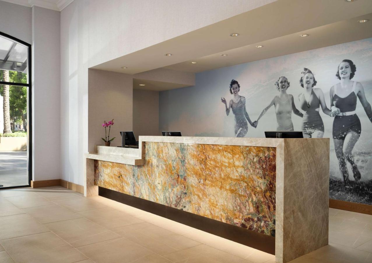 Doubletree By Hilton Irvine Spectrum Exteriör bild