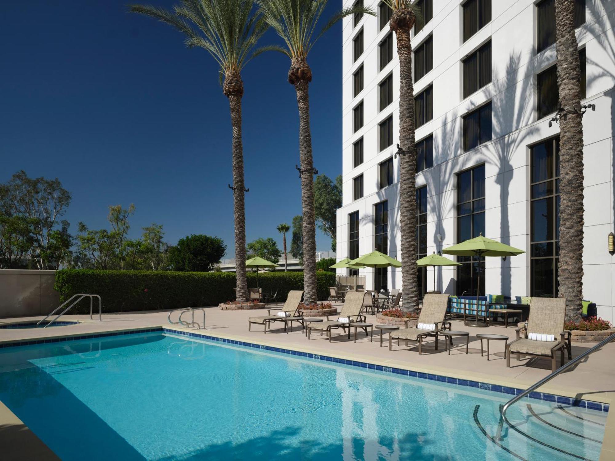 Doubletree By Hilton Irvine Spectrum Exteriör bild