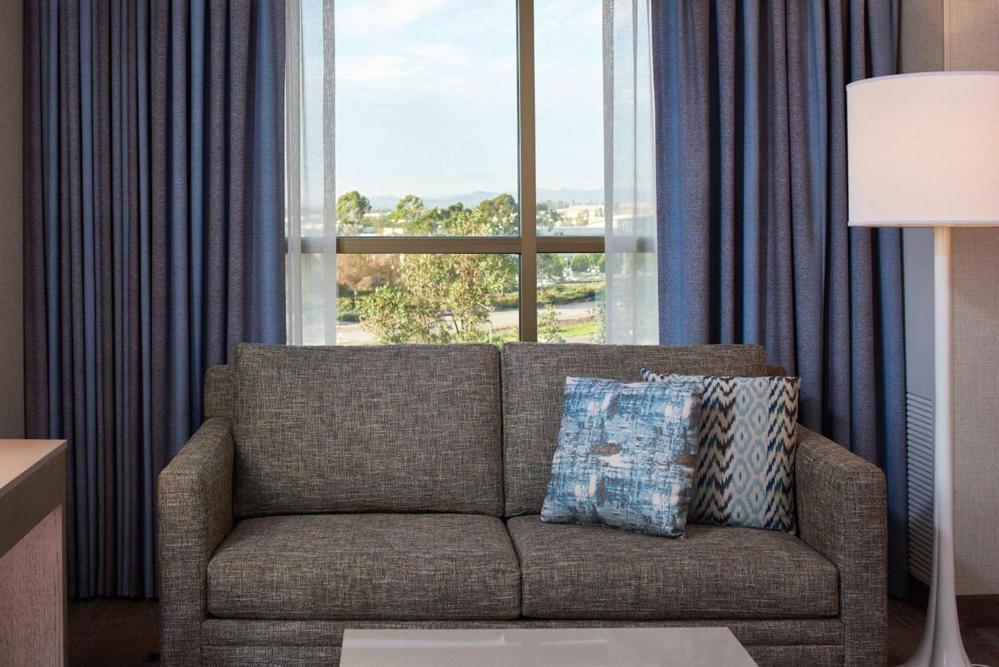 Doubletree By Hilton Irvine Spectrum Exteriör bild