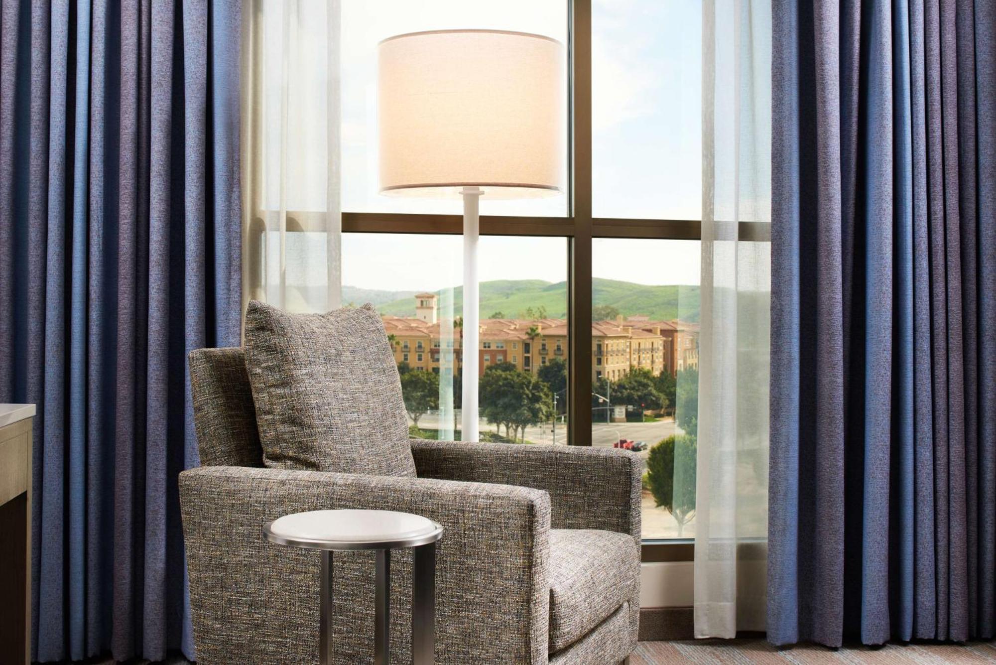 Doubletree By Hilton Irvine Spectrum Exteriör bild
