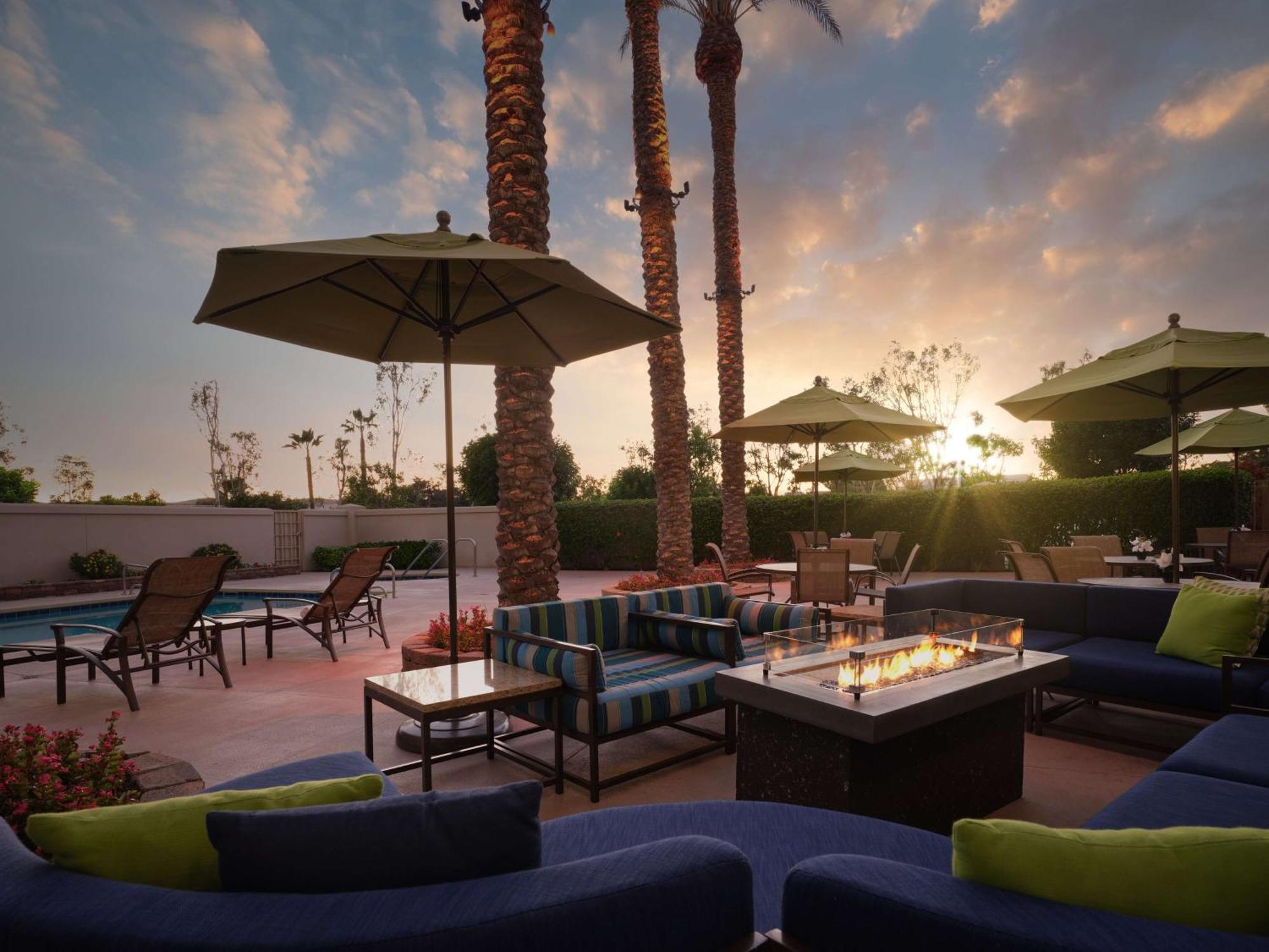 Doubletree By Hilton Irvine Spectrum Exteriör bild