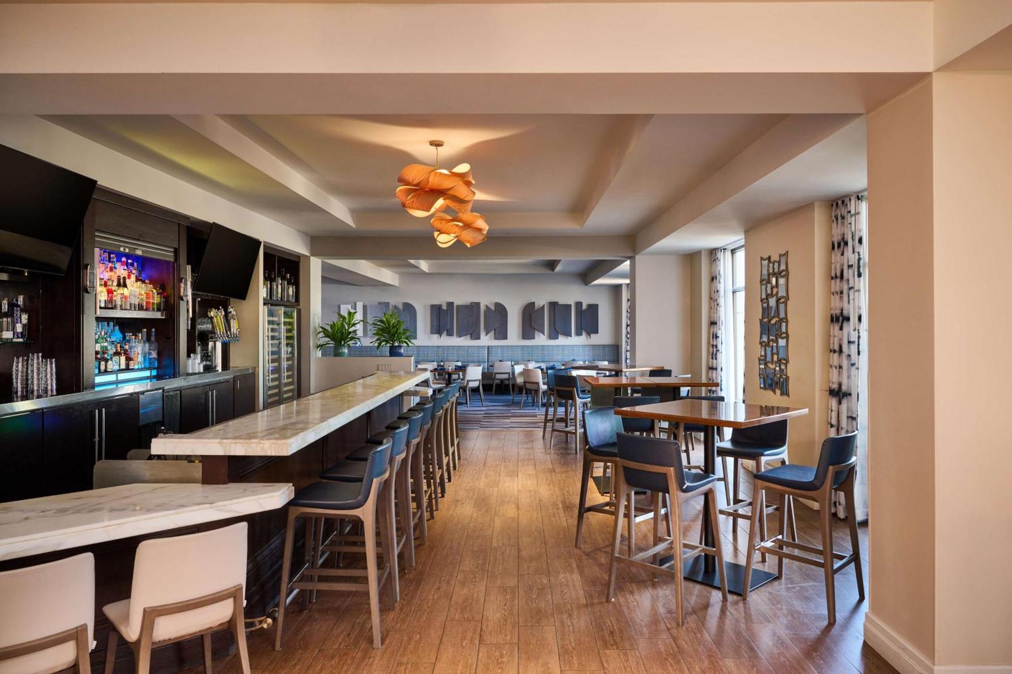 Doubletree By Hilton Irvine Spectrum Exteriör bild