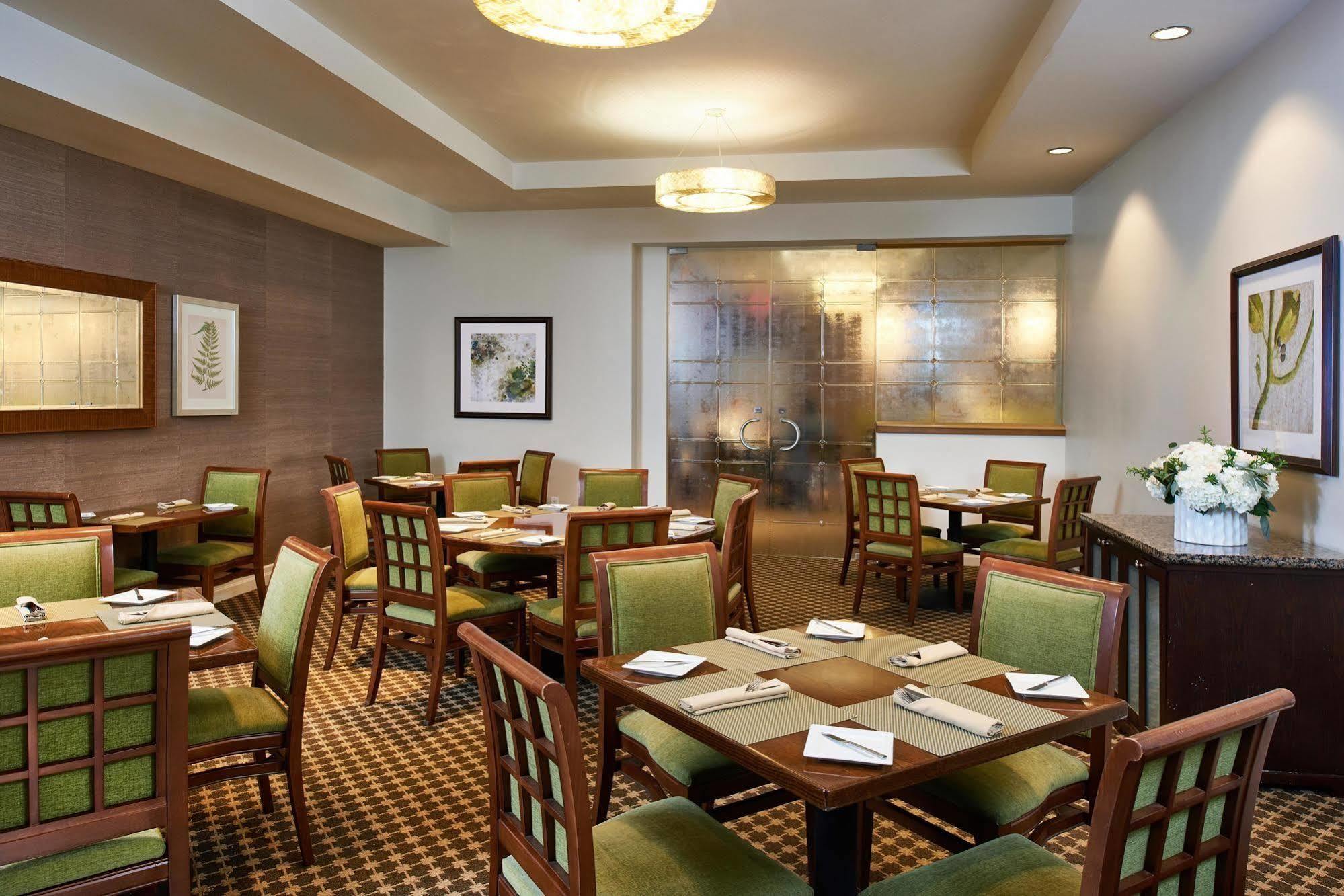 Doubletree By Hilton Irvine Spectrum Exteriör bild